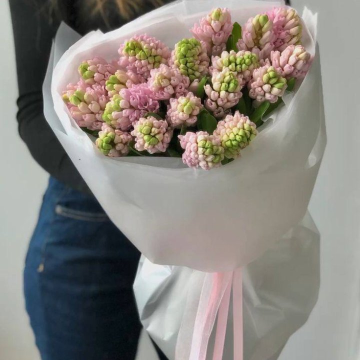 19 розовых гиацинтов в Сочи