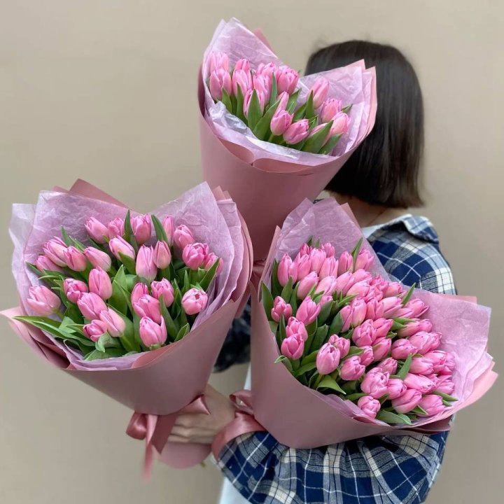 Букет розовых тюльпанов в Сочи