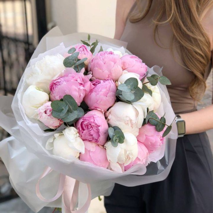  19 нежных воздушных пионов в Сочи