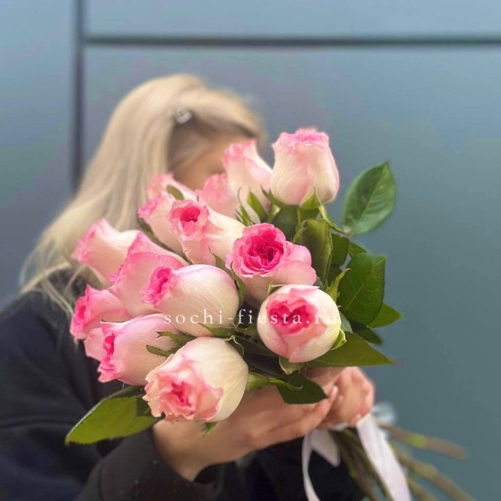 15 роз Мандала в Сочи